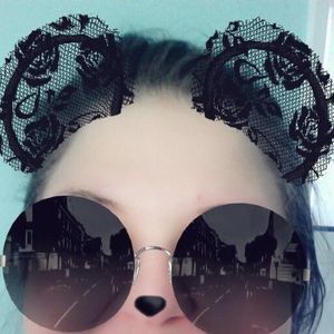 Meet your Posher, Joy